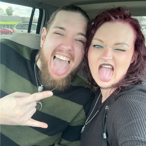 Meet your Posher, Kayla - Picture 2 of 5